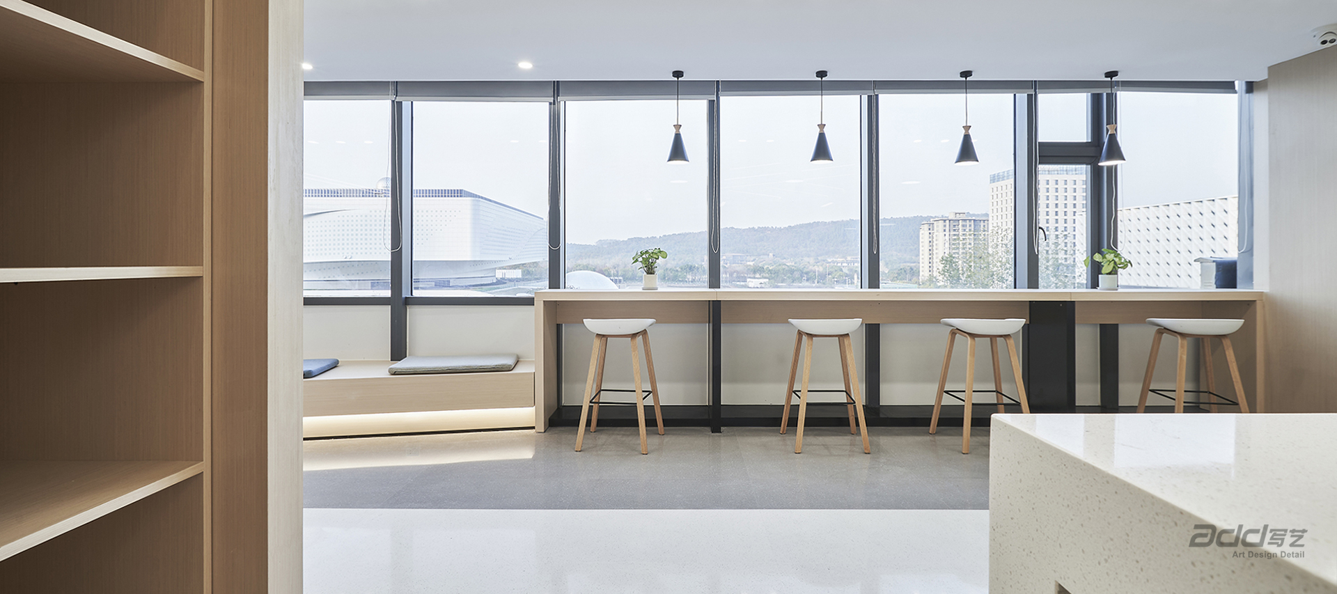 移遠(yuǎn)通(tong)信(xin)辦(bàn)公(gōng)室裝(zhuang)修設(shè)計(ji)-休閑區(qu)-pc